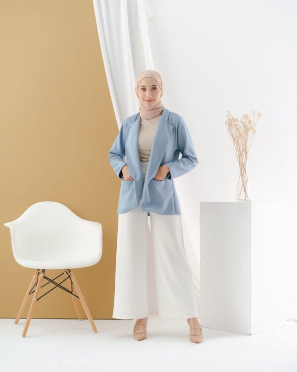 Lisa Blazer - Gambar 4